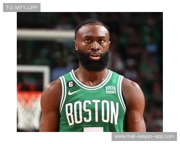 凯尔特人布朗突破分球助攻双手暴扣